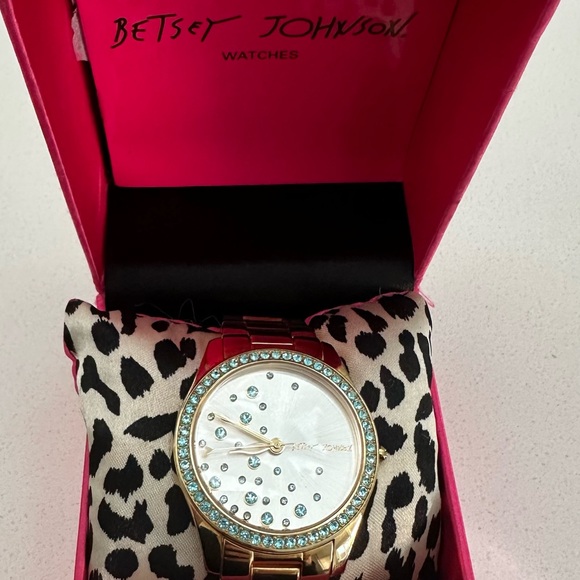 Betsey Johnson Gold Women\'s Watch main image 9